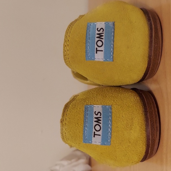 TOMS Shoes Blazing Yellow Women's Jutti Suede Flats Size 7 - Picture 12 of 16